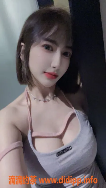 南昌楼凤-高新混血小爱，167cm，49kg，27岁服务多样