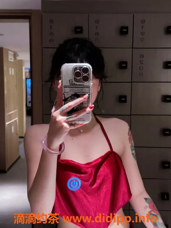 深圳楼凤-18岁龙岗学生妹，162cm 34C开课啦！