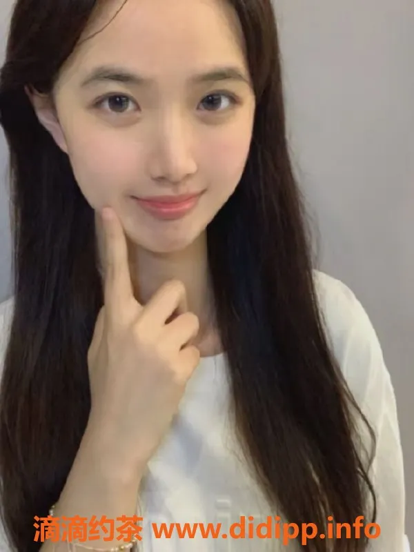 广州楼凤资源信息,广州天河靓靓22岁激情女郎，身高165，真心推荐！