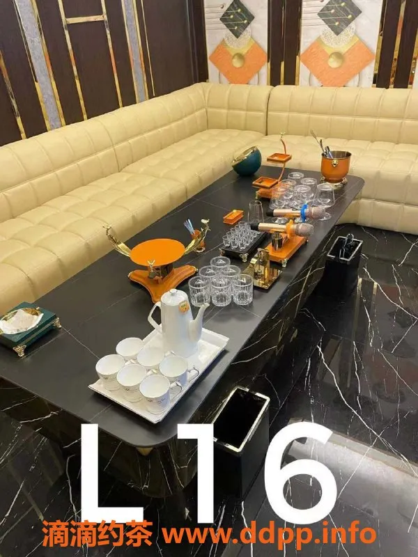 重庆楼凤-重庆江北18-25岁美女 蛇吻真空服务