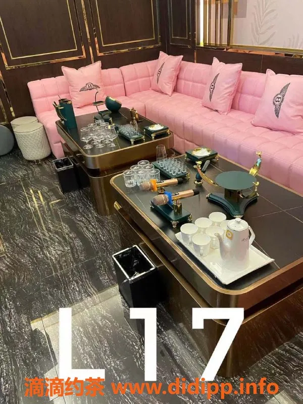 重庆楼凤-重庆江北18-25岁美女 蛇吻真空服务