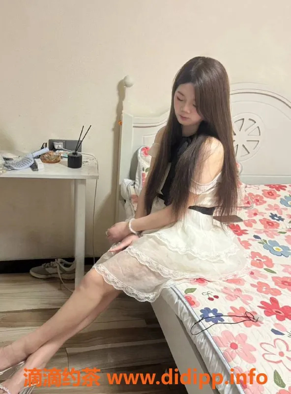 郑州楼凤资源信息,管城区19岁牙牙，亲吻、陪浴价格8元起