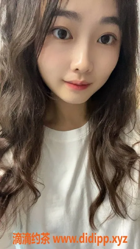 成都楼凤-成华区20岁嫩妹麦麦，身高160，车费6P