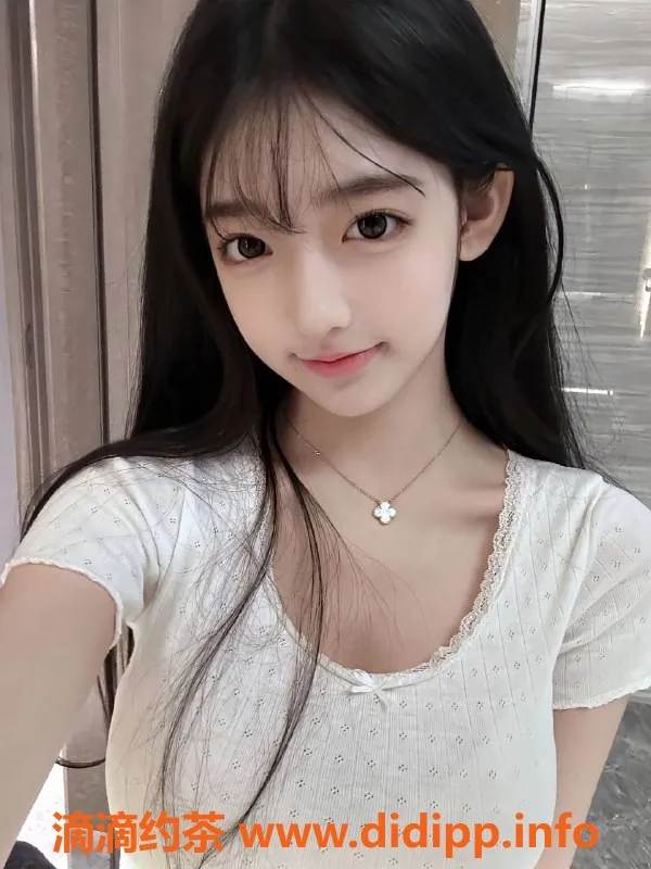 杭州楼凤-18岁茜茜，165高46重，超可爱开朗妹子