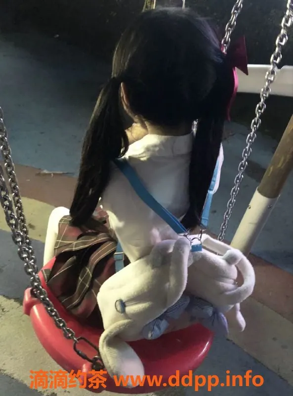 成都楼凤-成都欣萝莉 16岁小排骨精 700元私人服务