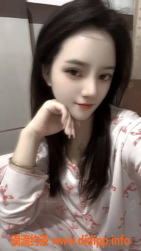 郑州楼凤-管城区果果，23岁160cm，超值优惠等你来享！