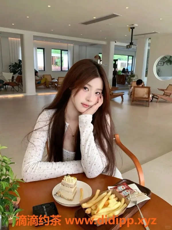 广州楼凤-海珠新人萝御，甜美可颜，165cm 47kg 32C