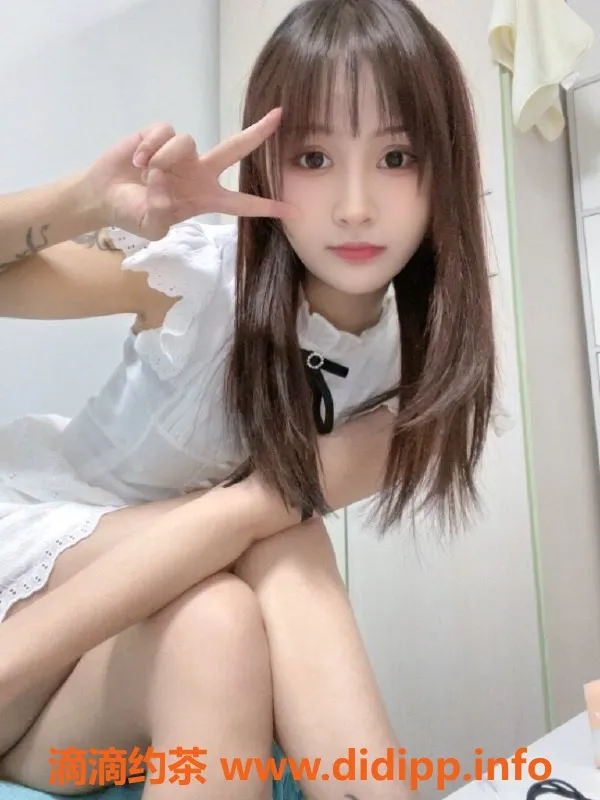 深圳楼凤-深圳福田翘翘，24岁模特，胸34C，只需500！