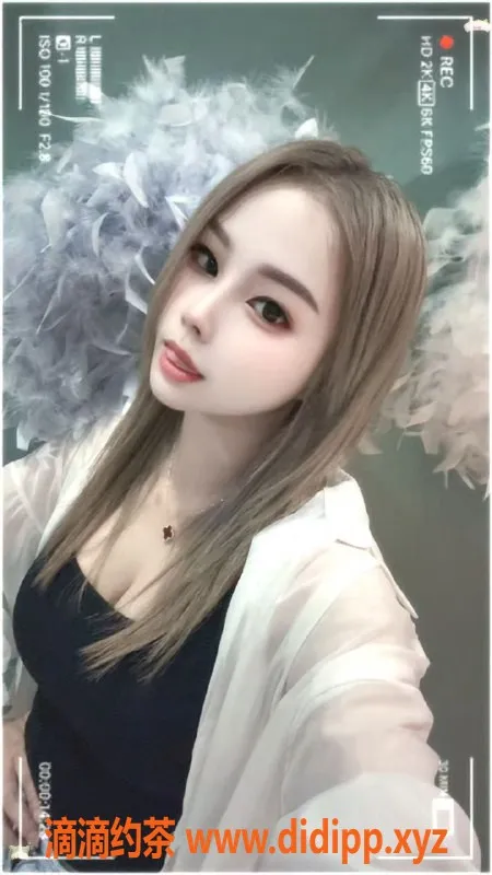 北京楼凤-朝阳小何岩，26岁，166cm，98斤，800元服务