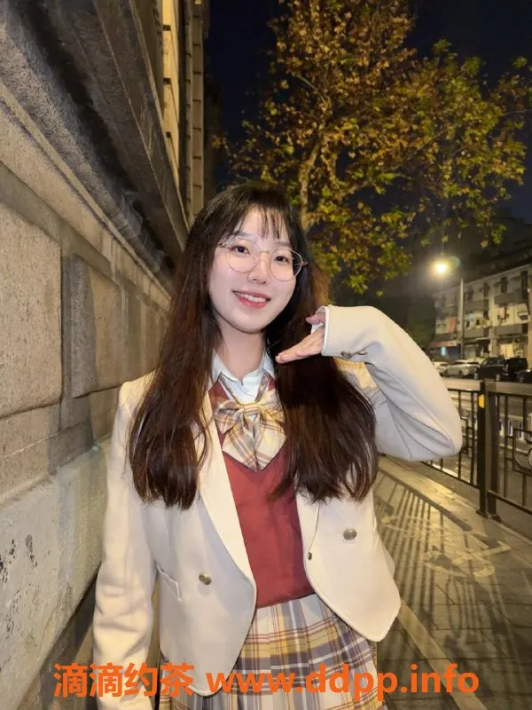 广州楼凤-广州天河兼职水多小姐欣欣，22岁163cm，36C