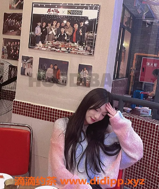 重庆楼凤-江北区19岁依洛，B+罩杯，69服务超赞！