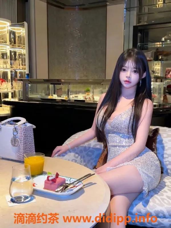 杭州楼凤-高颜值潮喷女王小柔，沉浸式AA体验等你来约！