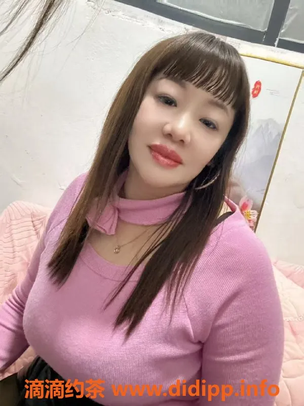 广州楼凤-天河37岁性感少妇娜娜，156cm 36D，包夜服务