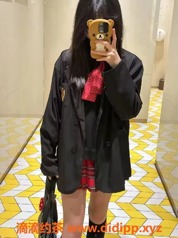 成都楼凤-成华区18岁白皮嫩妹，性感口技，价格优惠