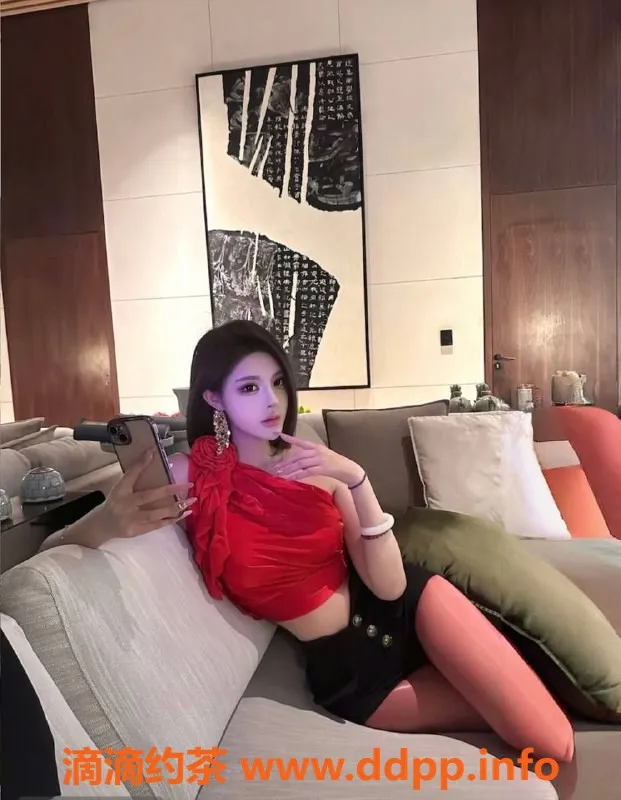 深圳楼凤资源信息,福田叶灵儿，2200元起的性感陪伴