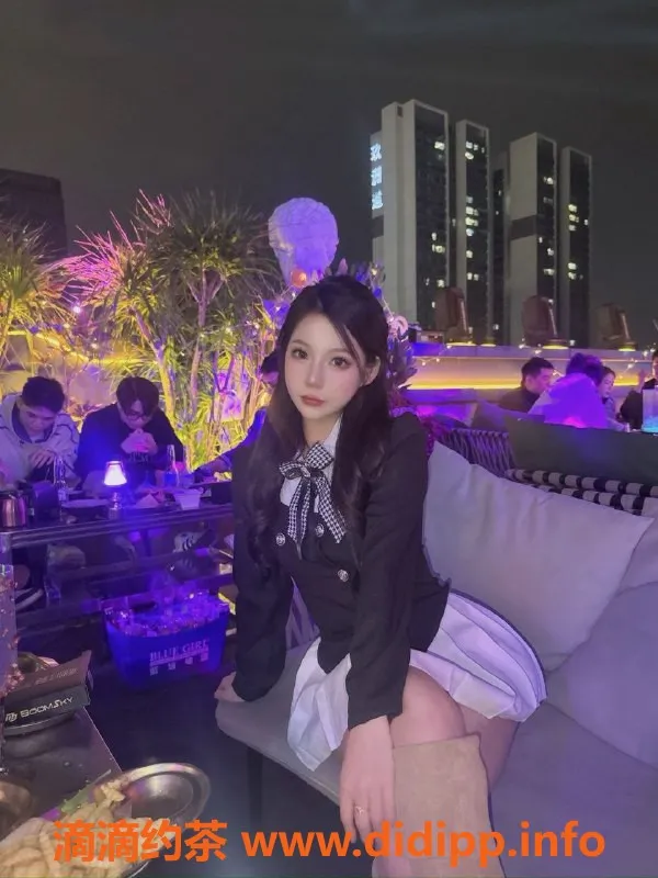 南昌楼凤-高新嫩妹甜甜圈，160cm/48kg，21岁服务多样