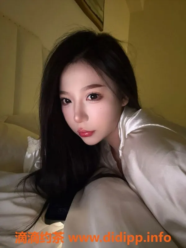 南昌楼凤-高新嫩妹甜甜圈，160cm/48kg，21岁服务多样