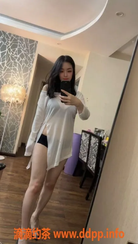 重庆楼凤-江北小诺，26岁，49公斤，天然F杯，激情服务