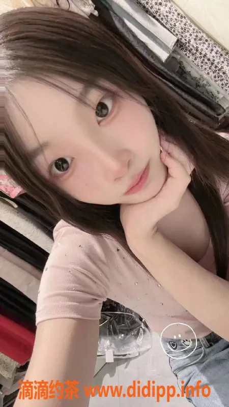 厦门楼凤-厦门七七，18岁清纯陪浴少女，164cm B+胸围