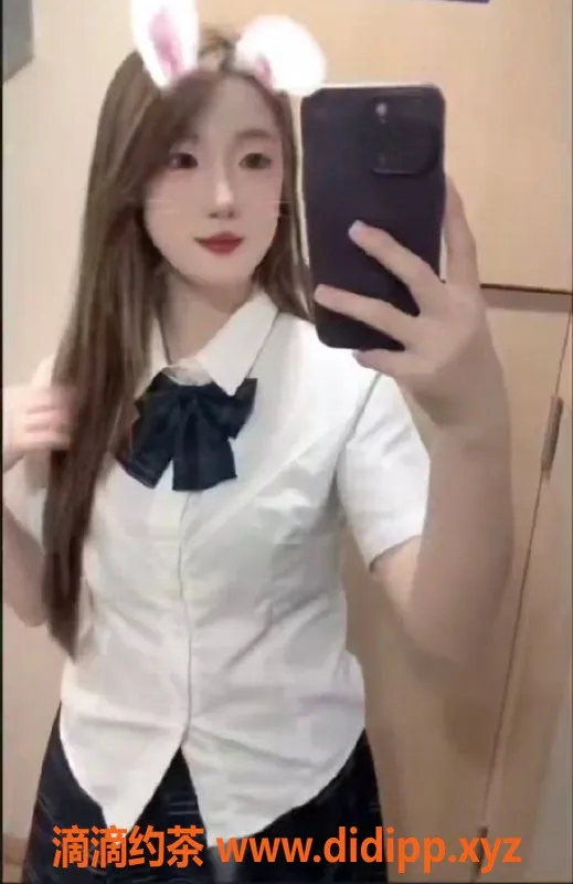 成都楼凤-成华区18岁妹子，身高160，皮肤白皙，极致体验推荐！