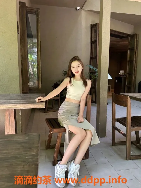 广州楼凤-广州白云学妹蔓雯，20岁166cm，优质服务等你来体验！