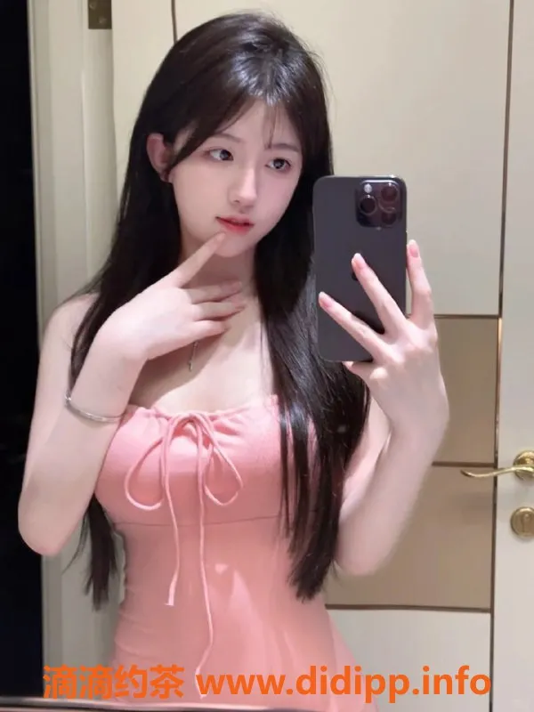 广州楼凤-天河19岁学生妹芊慕，165cm超甜初体验