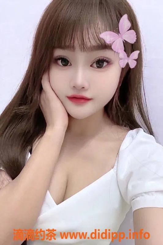 广州楼凤-黄埔乖巧妹妹冰冰，160cm，48kg，茶水费260起