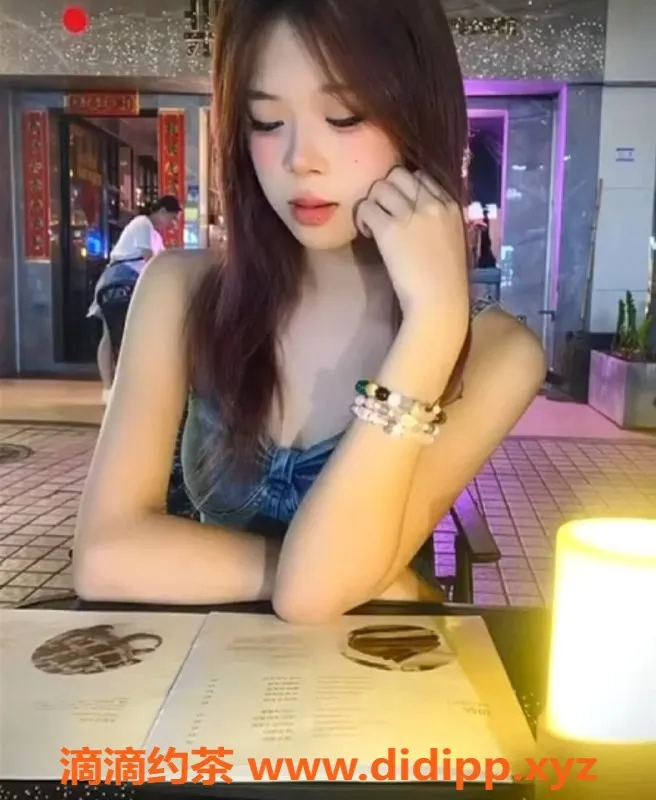 成都楼凤资源信息,成华区18岁江西妹子，身高163cm，价格550p