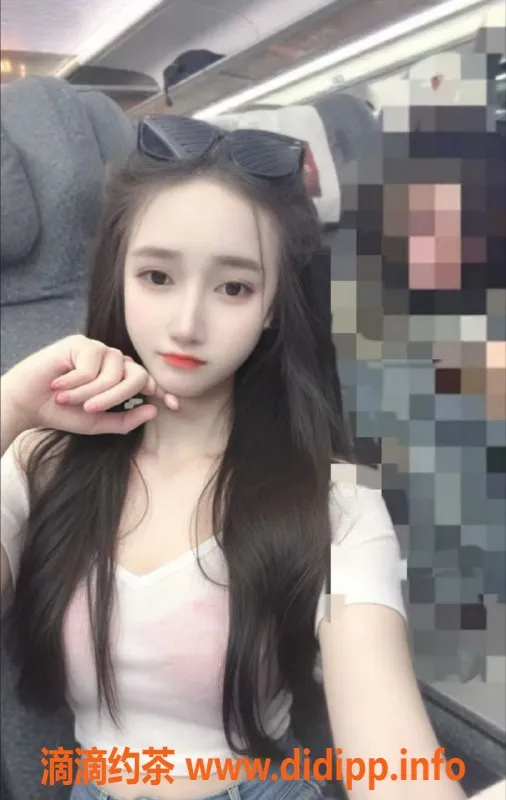 南昌上门服务-青云谱嫩妹团团，168cm/20岁/47kg，包夜服务