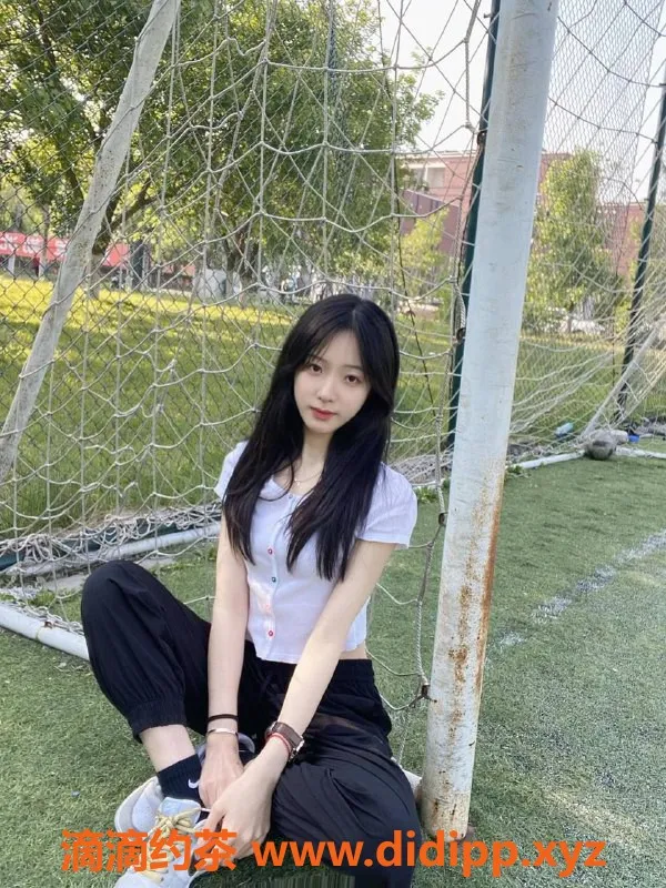 杭州楼凤-洛伊大一学生，168cm身高，1500元/课