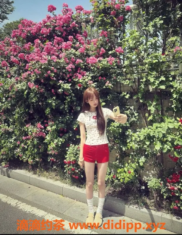 北京楼凤-朝阳陈佳怡，白嫩嫩妹，1200元服务