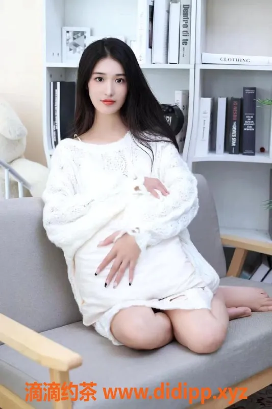 成都楼凤-武侯区小狸：8.0颜值、6/10课时费嫩妹车