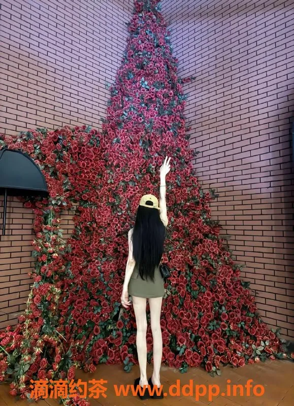 南昌楼凤-新建县颜值系花魁瑶瑶，服务多样好评如潮