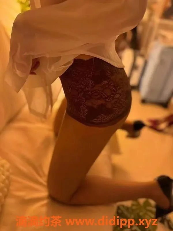 南昌楼凤-青云谱贝贝，26岁C罩杯精致服务等你来体验