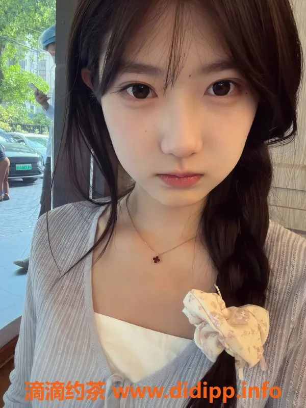 广州楼凤-广州茜蓓，162cm 47kg 20岁暑期兼职