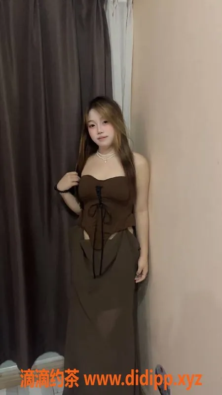 成都楼凤-成华区小满 160cm微胖B罩杯，18岁嫩妹陪玩