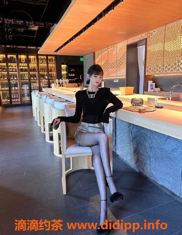 上海楼凤资源信息,徐汇智乔，170高49斤，1298陪浴服务