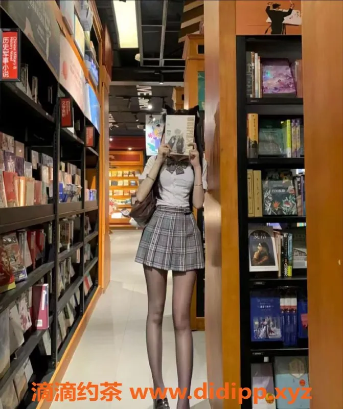 重庆楼凤-九龙坡青舌，165cm, 19岁，19罩杯，完美体验！