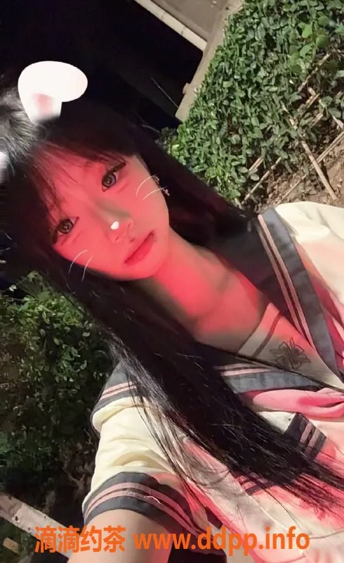 重庆楼凤资源信息,渝中区18岁学生妹笑笑，163cm B+罩杯热情服务！