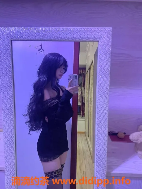 重庆楼凤-渝中区18岁学生妹笑笑，163cm B+罩杯热情服务！