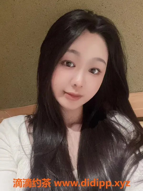 广州楼凤-海珠23岁风骚兼职-思思，167cm，36D