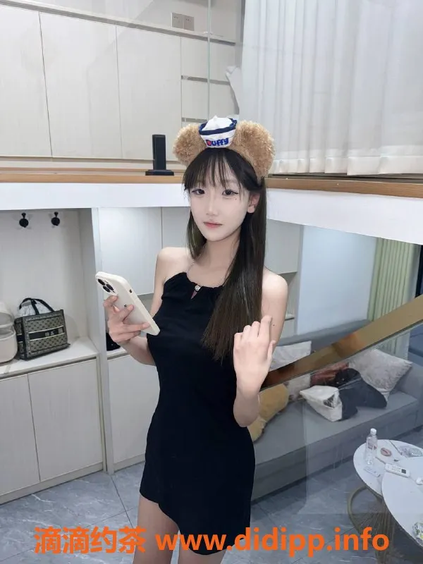 南昌上门服务-小玲珑，18岁嫩妹，168cm，1200pp上门服务