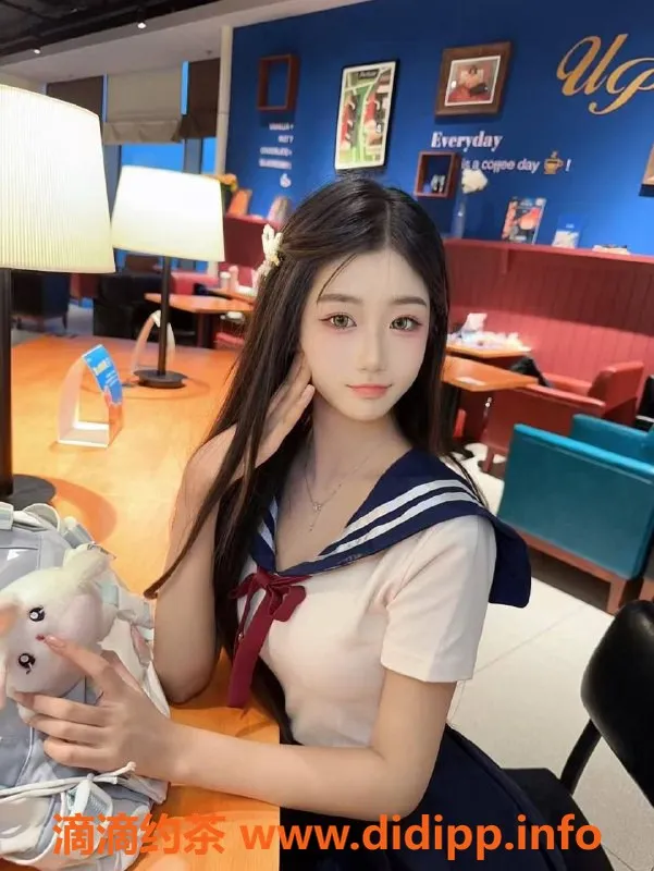 重庆楼凤-渝北小团团19岁妹子，165cm C罩杯，尽享69舌吻服务