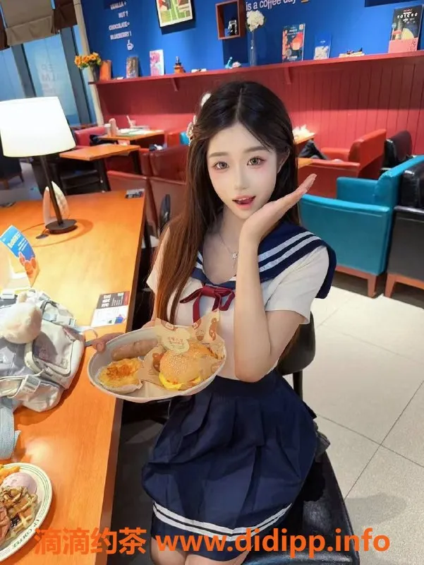 重庆楼凤-渝北小团团19岁妹子，165cm C罩杯，尽享69舌吻服务