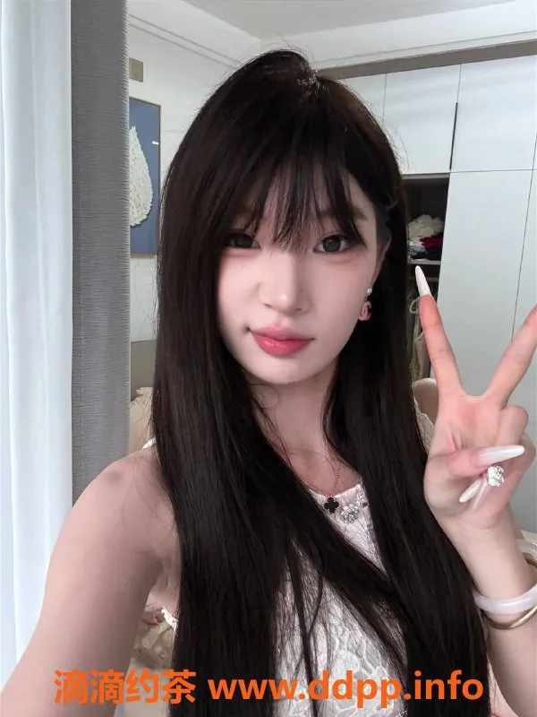 广州楼凤资源信息,天河子琳，课费700p，1300pp，私聊了解更多！