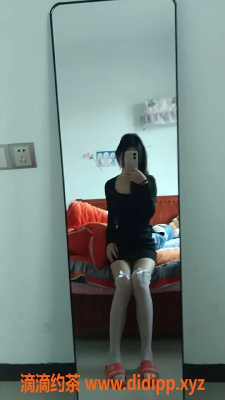 东莞楼凤-寮步敏敏 17岁165cm学生妹，600元激情服务