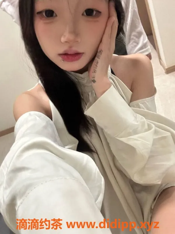 重庆楼凤-江北区18岁C罩杯萍萍，160身高，超值服务