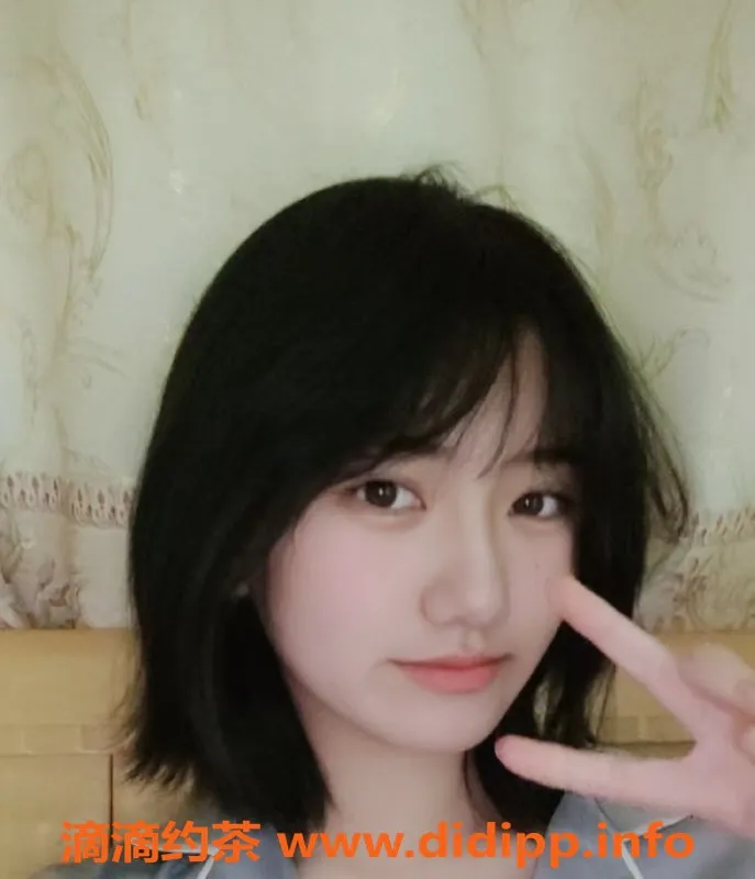 杭州楼凤-上城小媛，18岁高挑美女，1600pp尽享激情