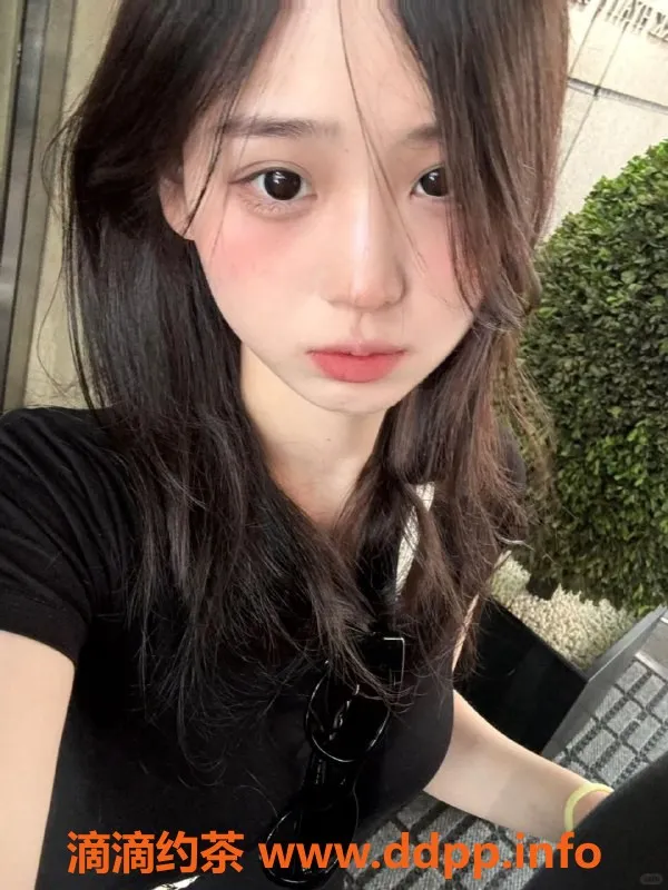 广州楼凤-广州荔湾19岁美术学院兼职芊羽