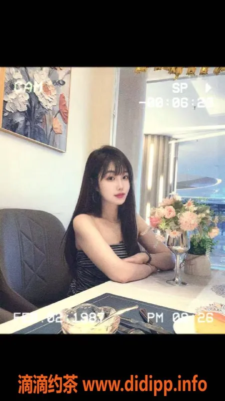 北京楼凤-三里屯嫩妹佳琪，性格温和，910P